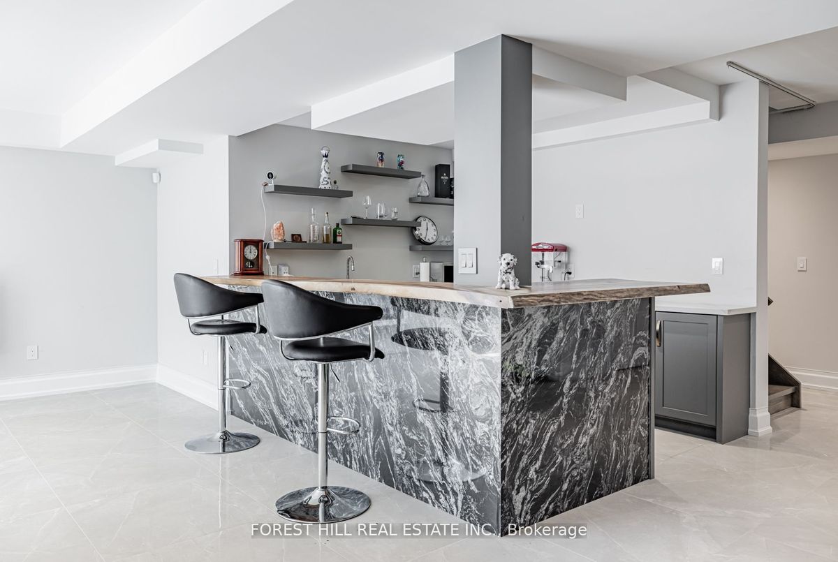 61 Hawksbury Drive 61 Hawksbury Drive Toronto C15