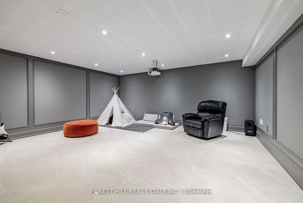 61 Hawksbury Drive 61 Hawksbury Drive Toronto C15