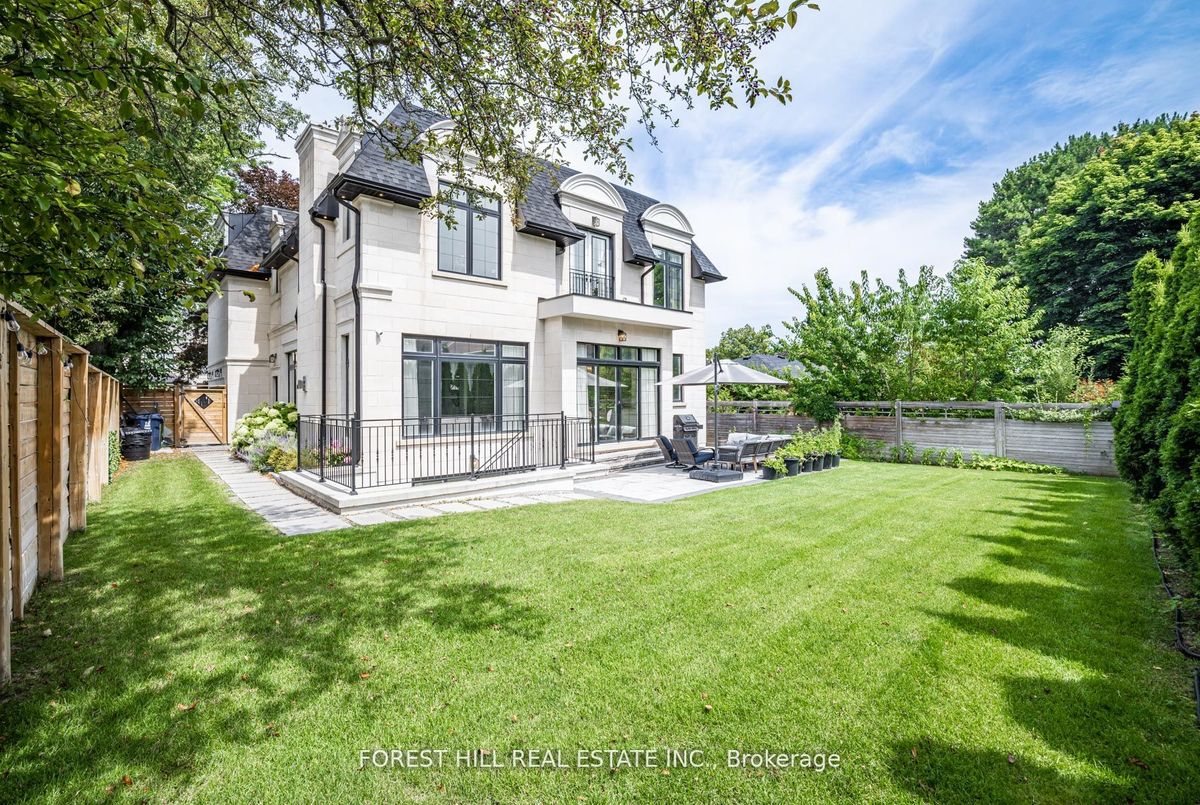 61 Hawksbury Drive 61 Hawksbury Drive Toronto C15