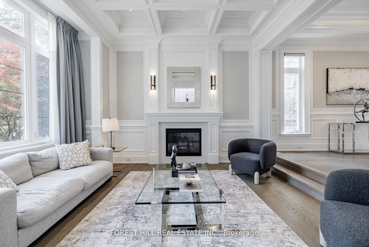 61 Hawksbury Drive 61 Hawksbury Drive Toronto C15