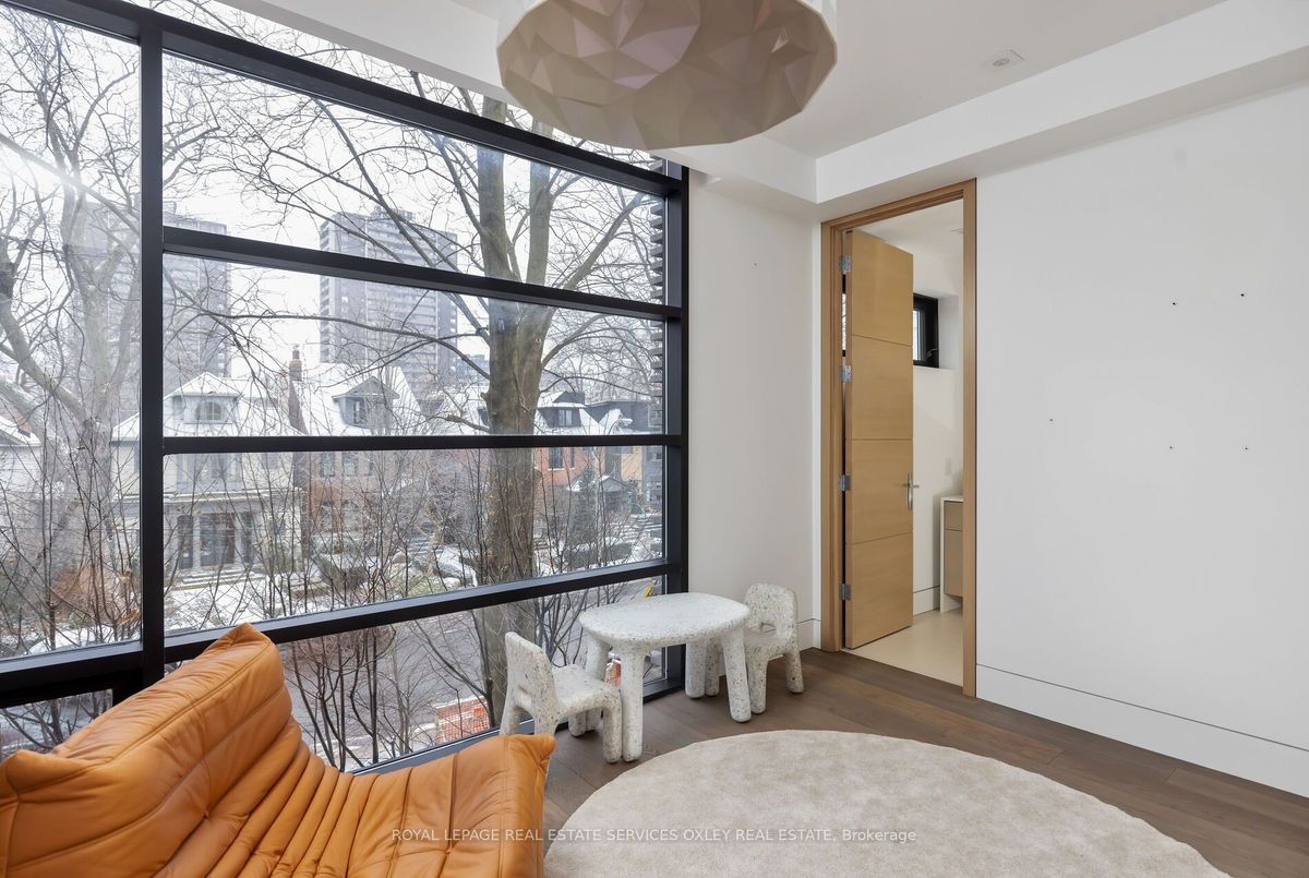 76 Roxborough St W 76 Roxborough St W Toronto