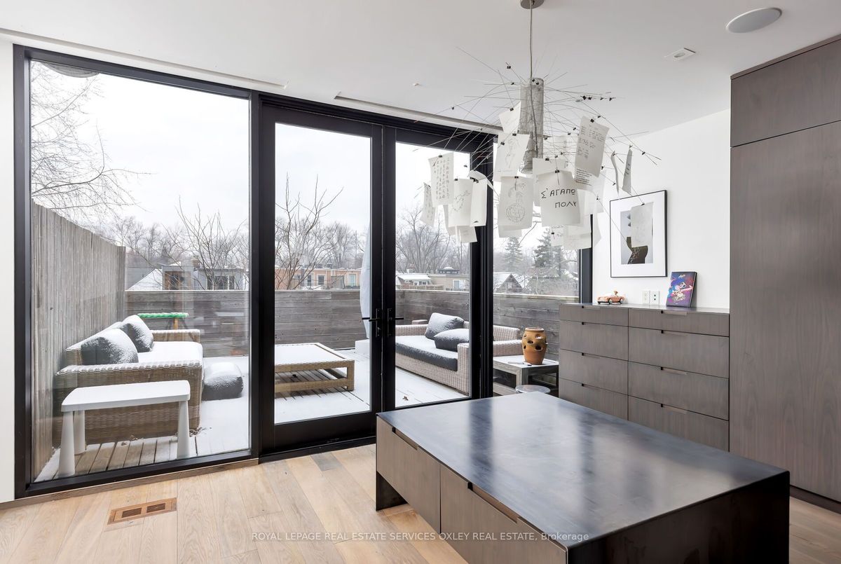 76 Roxborough St W 76 Roxborough St W Toronto