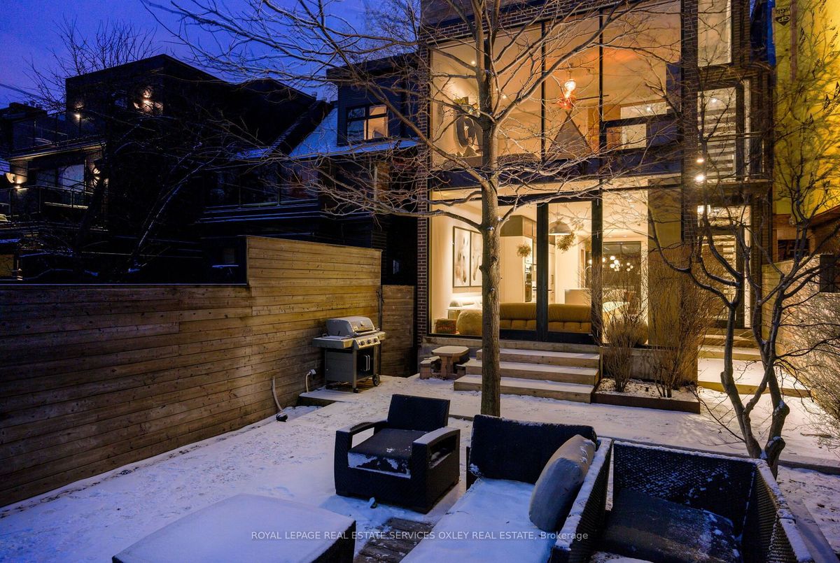 76 Roxborough St W 76 Roxborough St W Toronto