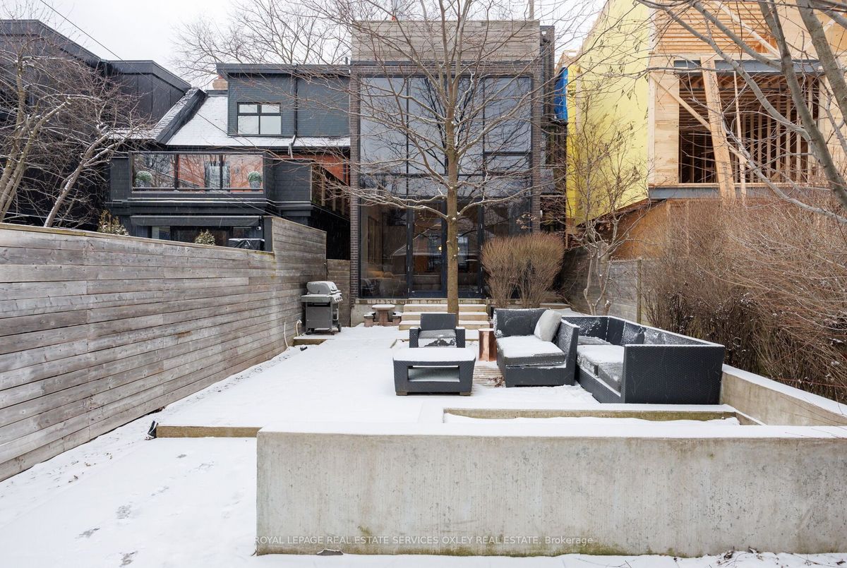 76 Roxborough St W 76 Roxborough St W Toronto