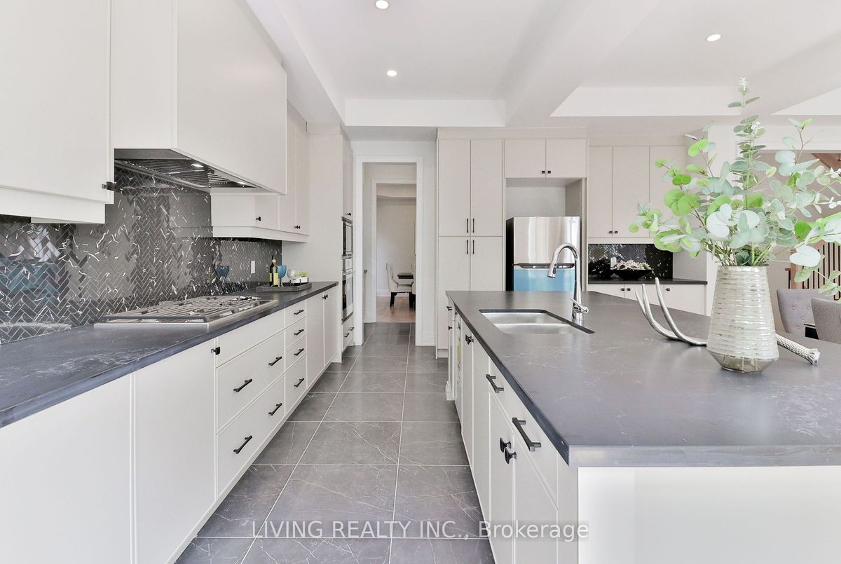 16 Becky Cheung Court 16 Becky Cheung Court Toronto C14