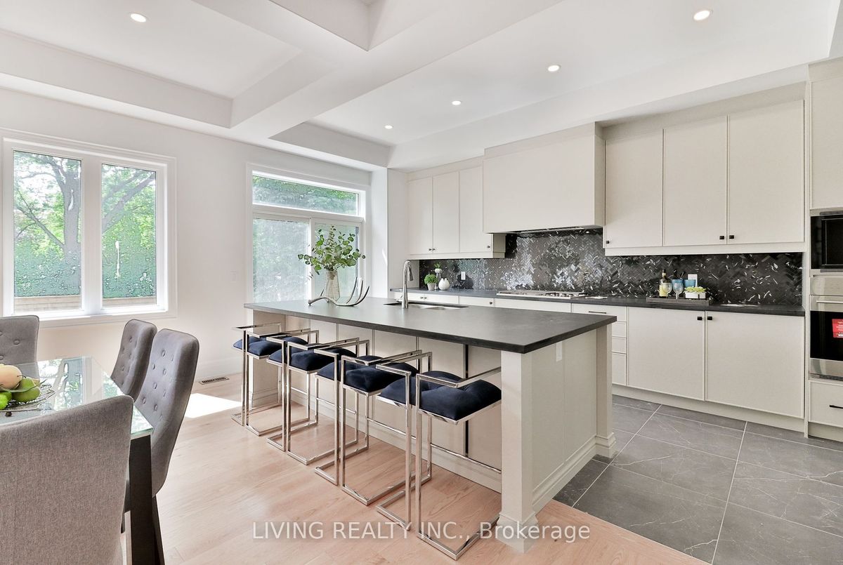 16 Becky Cheung Court 16 Becky Cheung Court Toronto C14