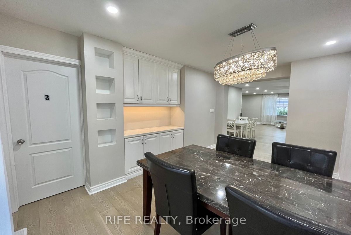 298 Empress Avenue S 298 Empress Avenue S Toronto C14