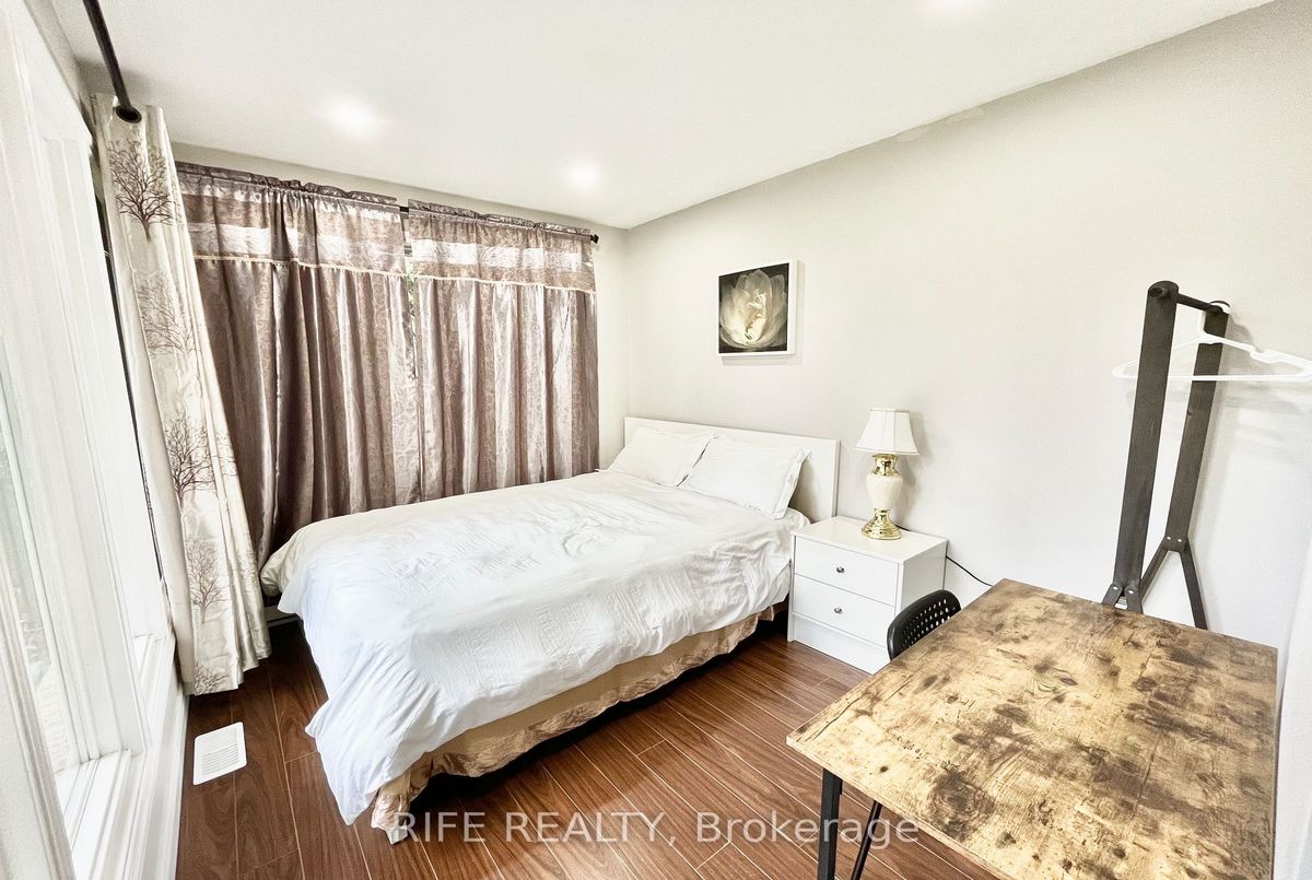 298 Empress Avenue S 298 Empress Avenue S Toronto C14