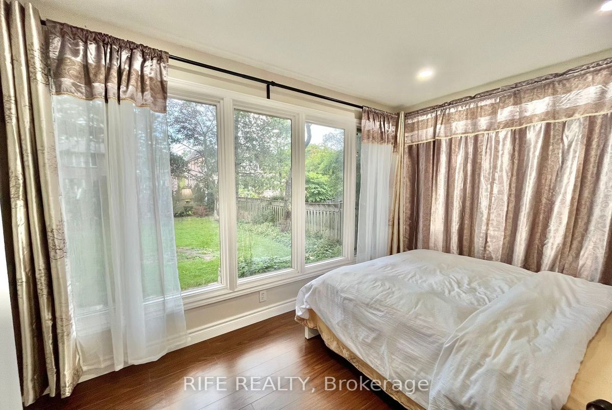 298 Empress Avenue S 298 Empress Avenue S Toronto C14