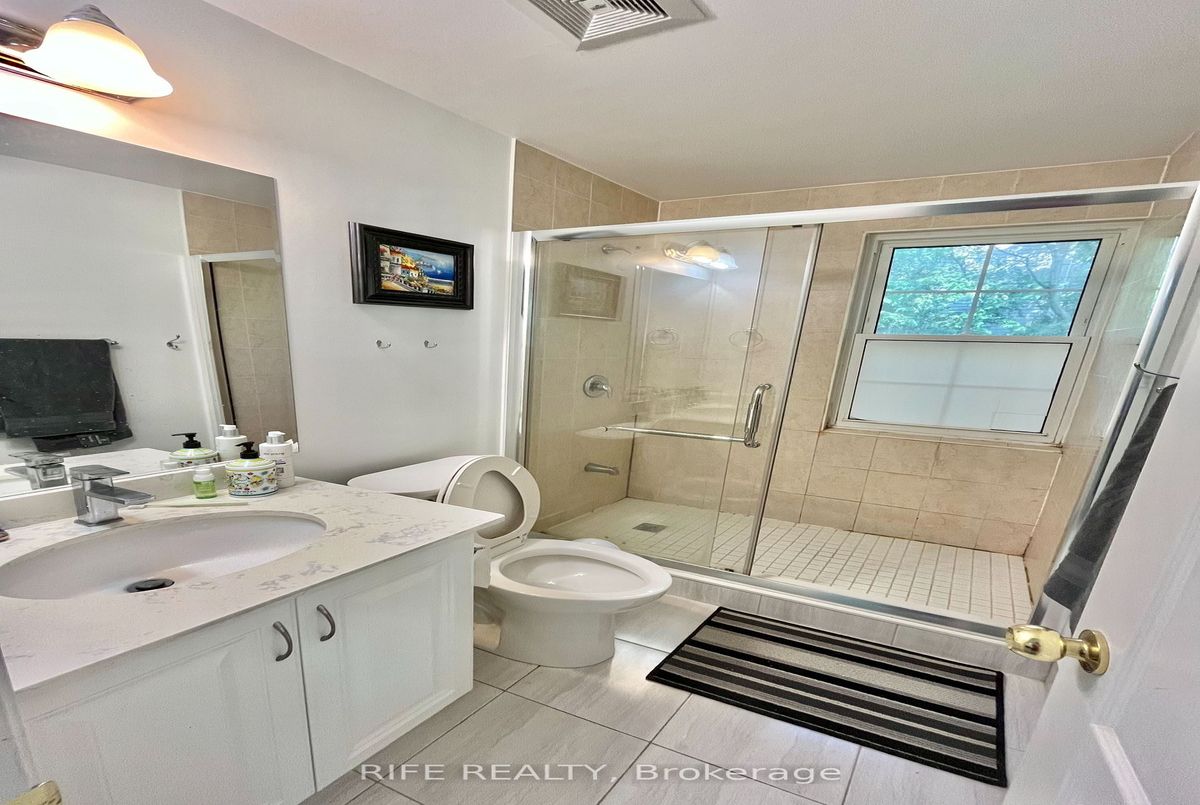 298 Empress Avenue S 298 Empress Avenue S Toronto C14