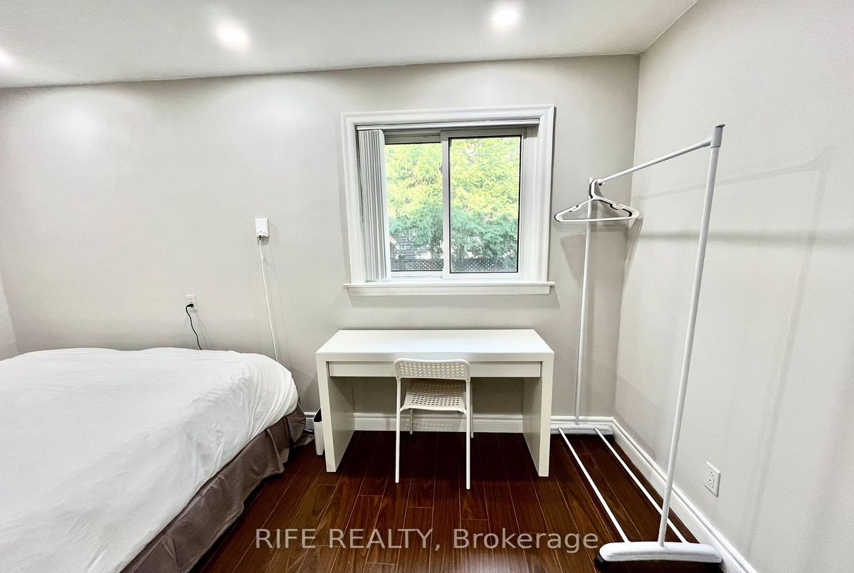 298 Empress Avenue S 298 Empress Avenue S Toronto C14