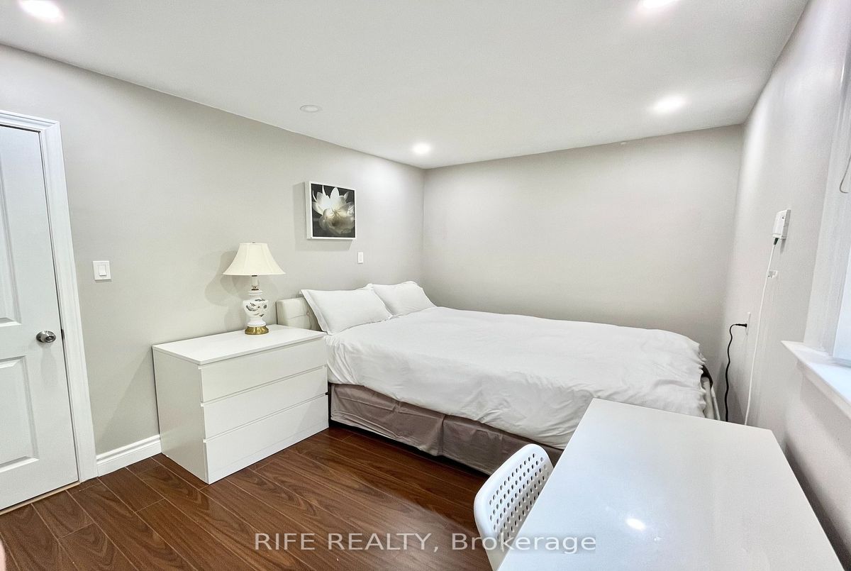 298 Empress Avenue S 298 Empress Avenue S Toronto C14