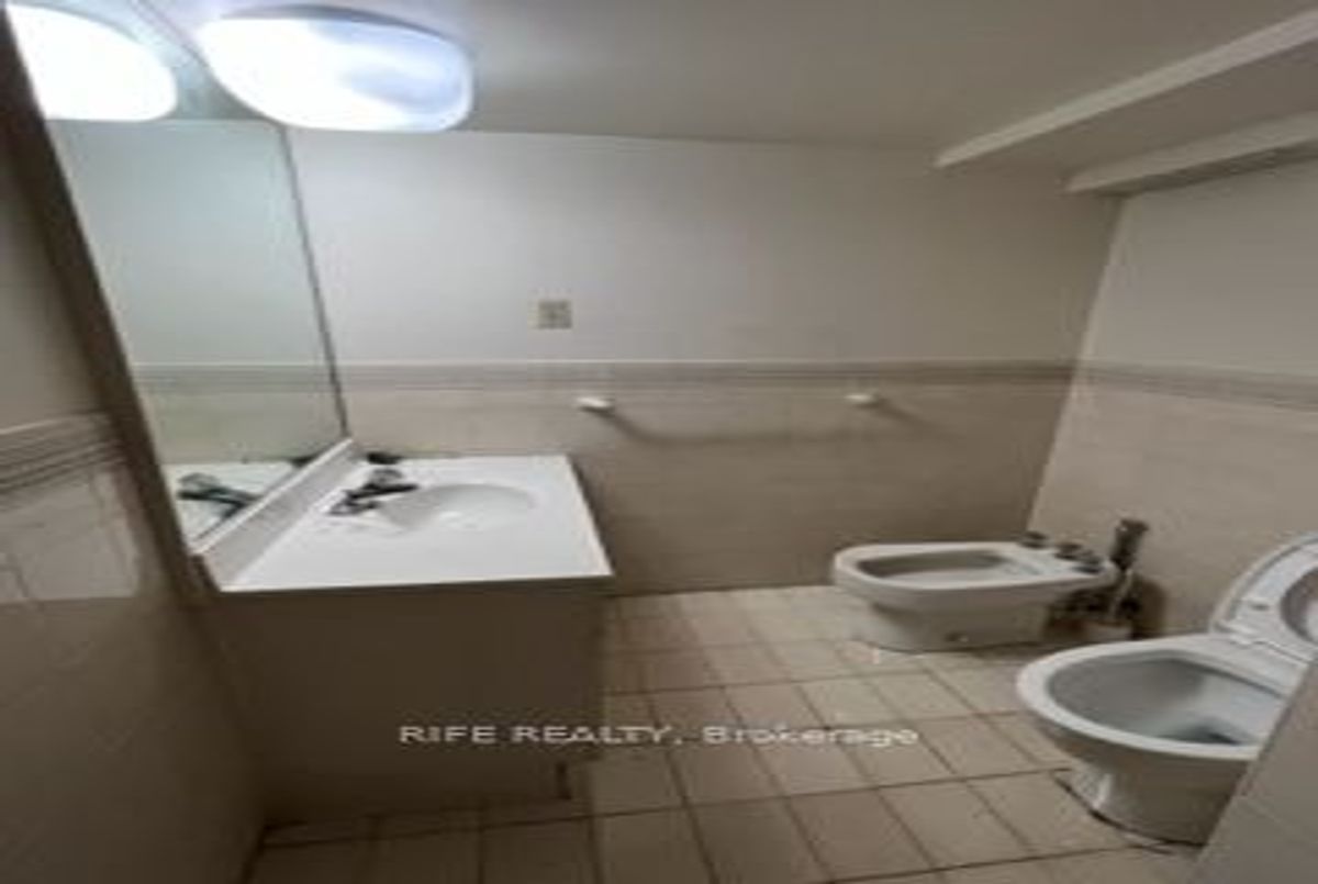 298 Empress Avenue S 298 Empress Avenue S Toronto C14