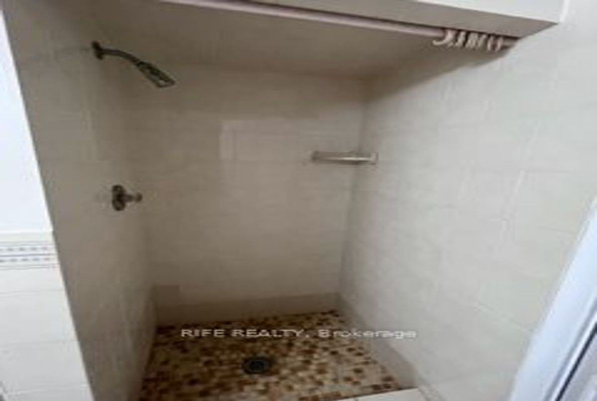 298 Empress Avenue S 298 Empress Avenue S Toronto C14