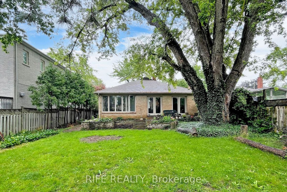 298 Empress Avenue S 298 Empress Avenue S Toronto C14