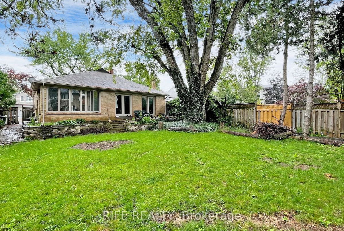 298 Empress Avenue S 298 Empress Avenue S Toronto C14