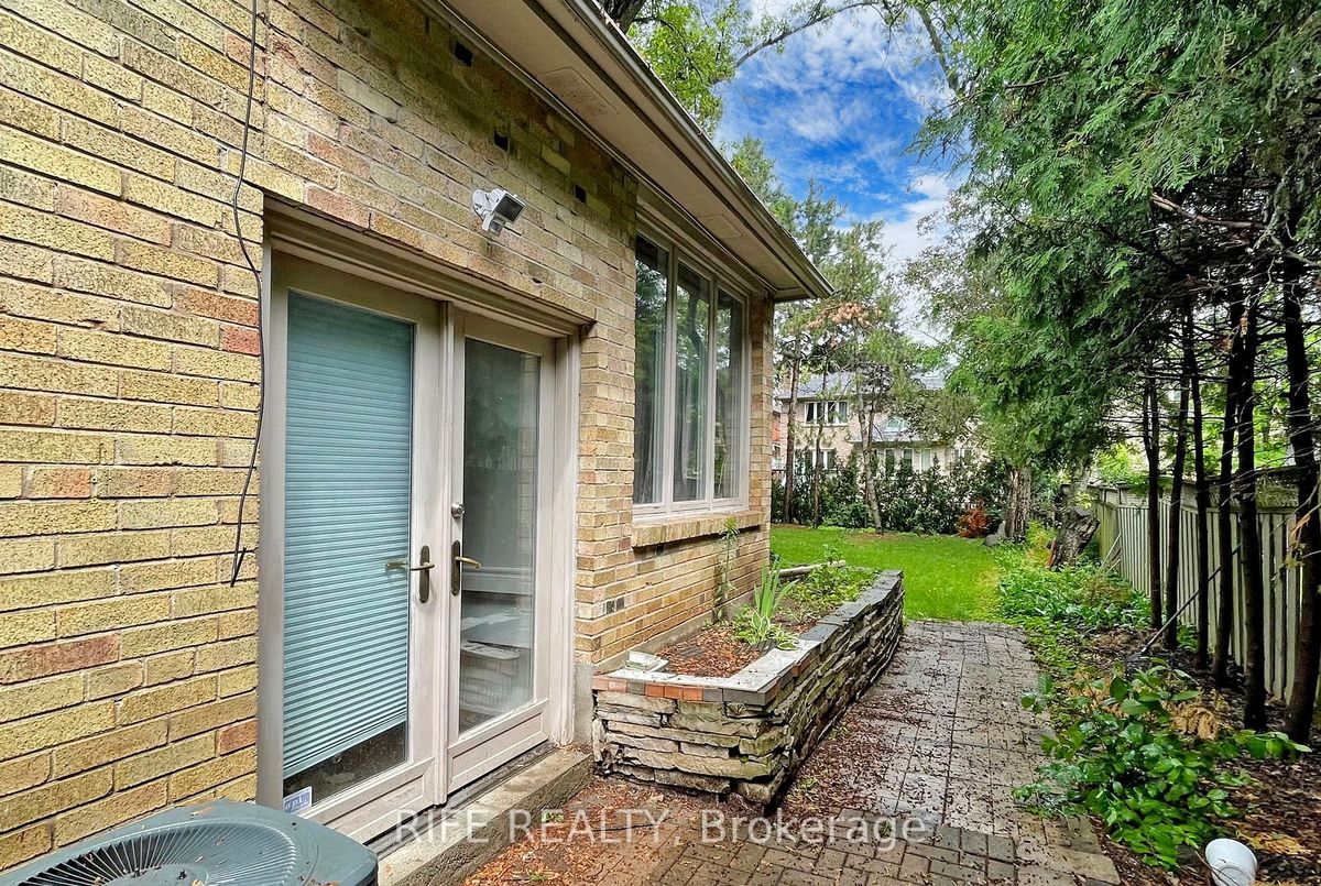 298 Empress Avenue S 298 Empress Avenue S Toronto C14