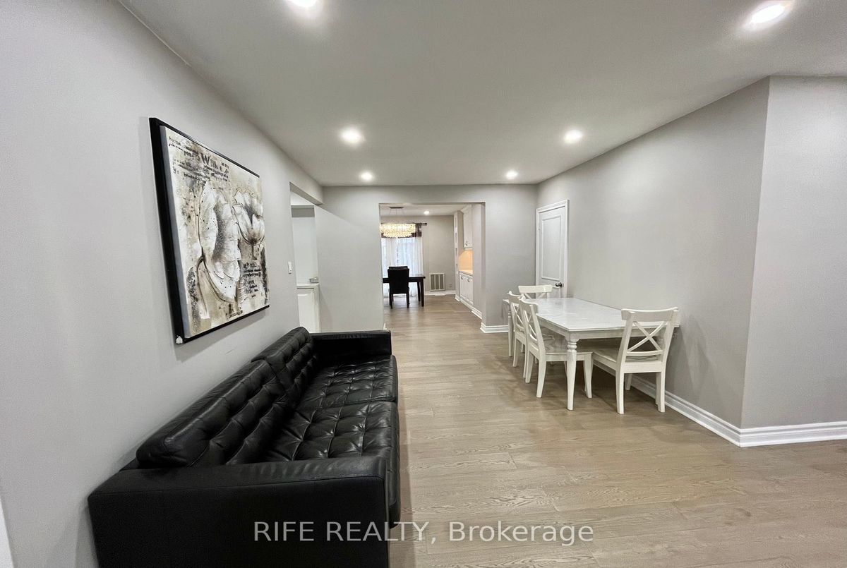 298 Empress Avenue S 298 Empress Avenue S Toronto C14