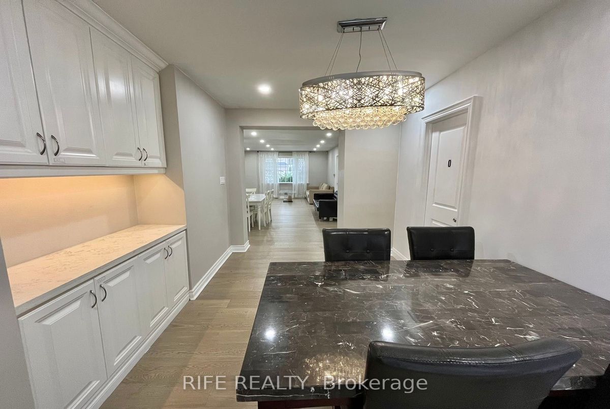 298 Empress Avenue S 298 Empress Avenue S Toronto C14