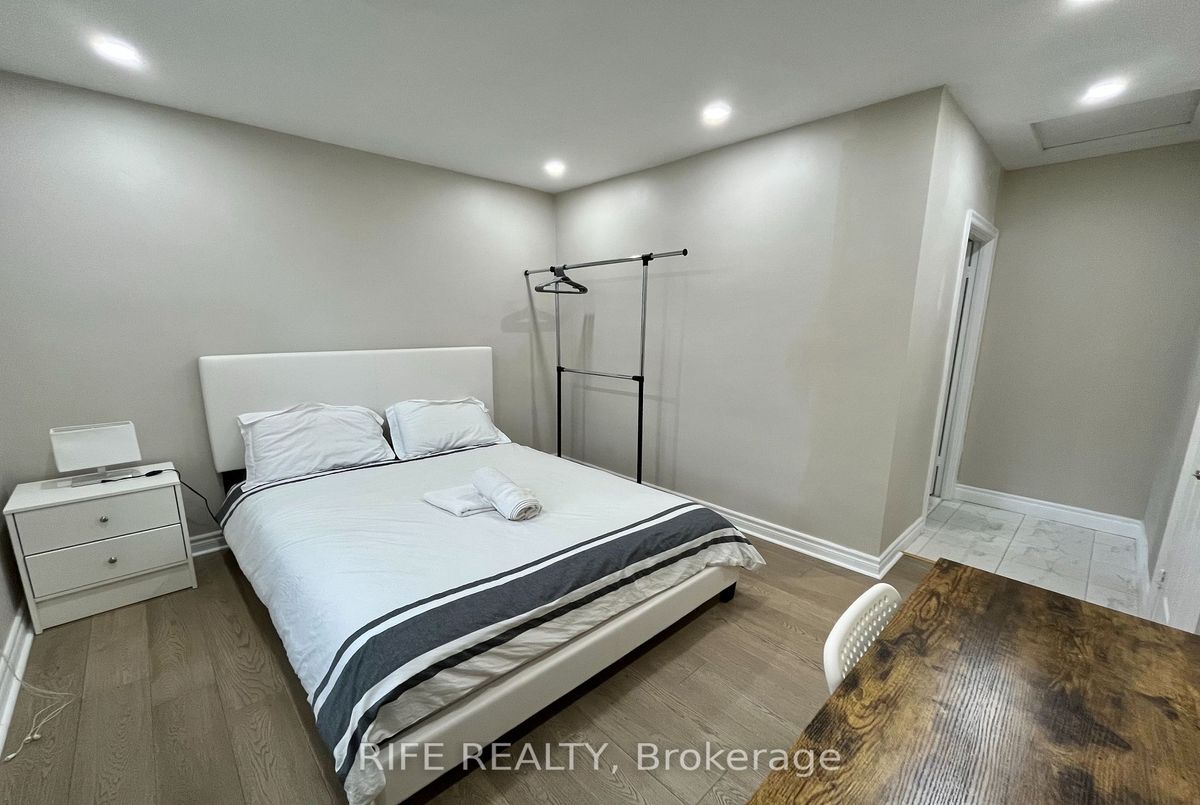 298 Empress Avenue S 298 Empress Avenue S Toronto C14