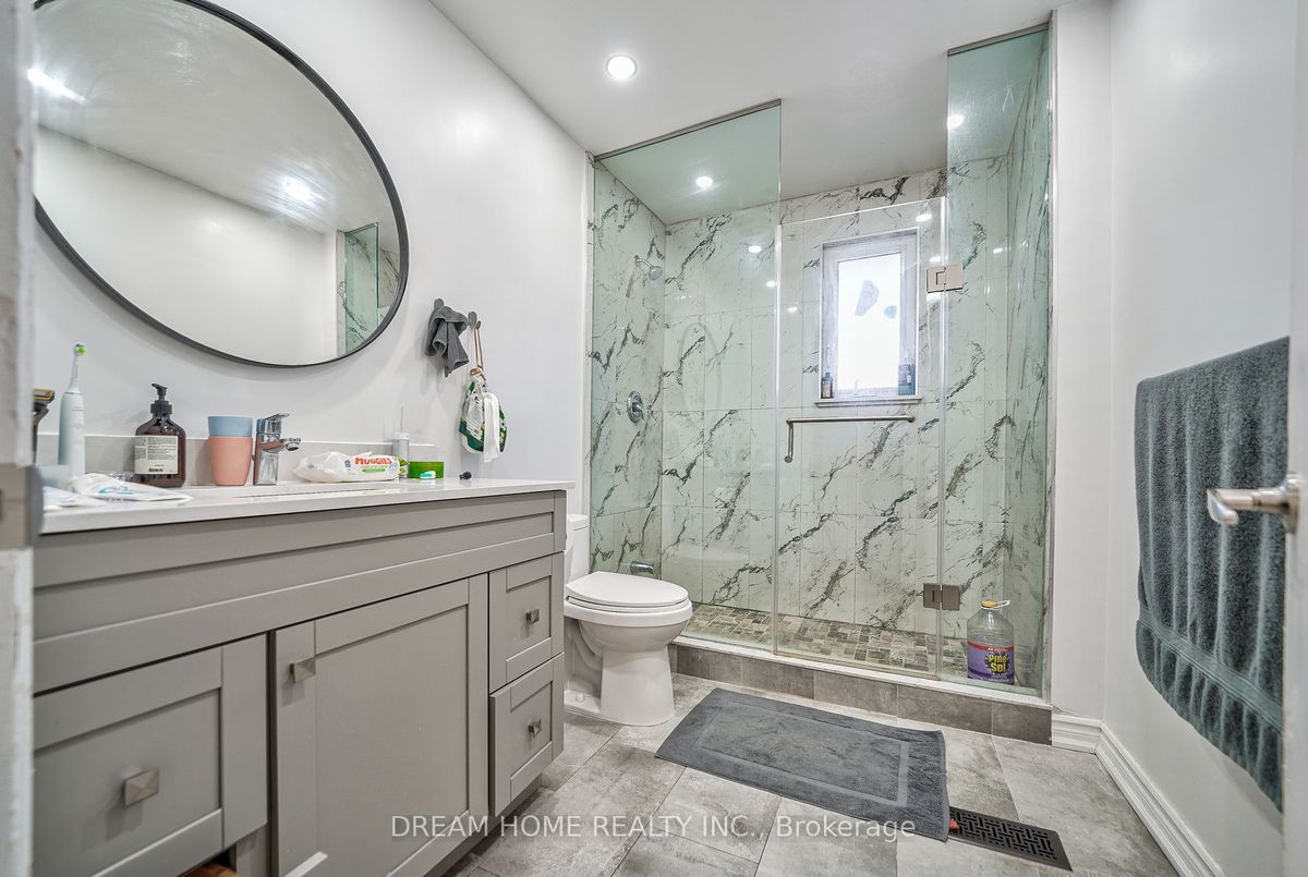 30 Caswell Dr 30 Caswell Dr Toronto