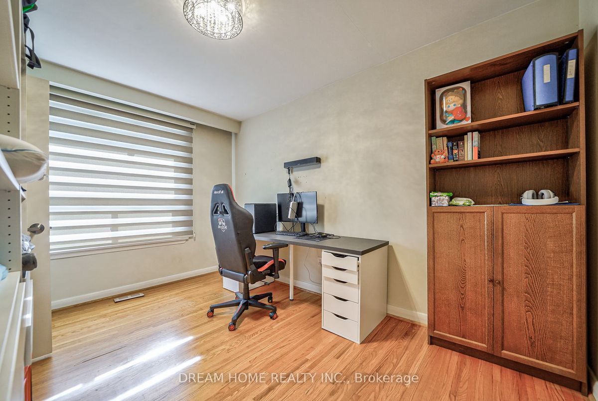30 Caswell Dr 30 Caswell Dr Toronto