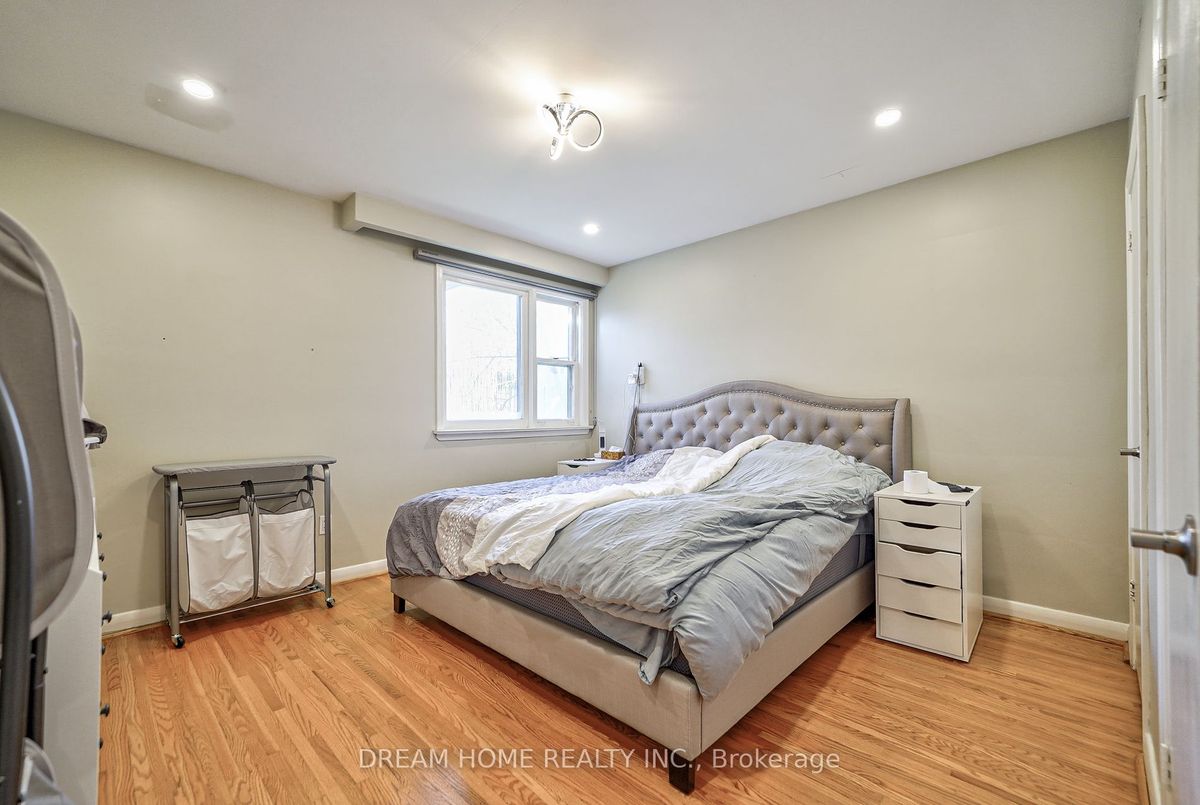 30 Caswell Dr 30 Caswell Dr Toronto