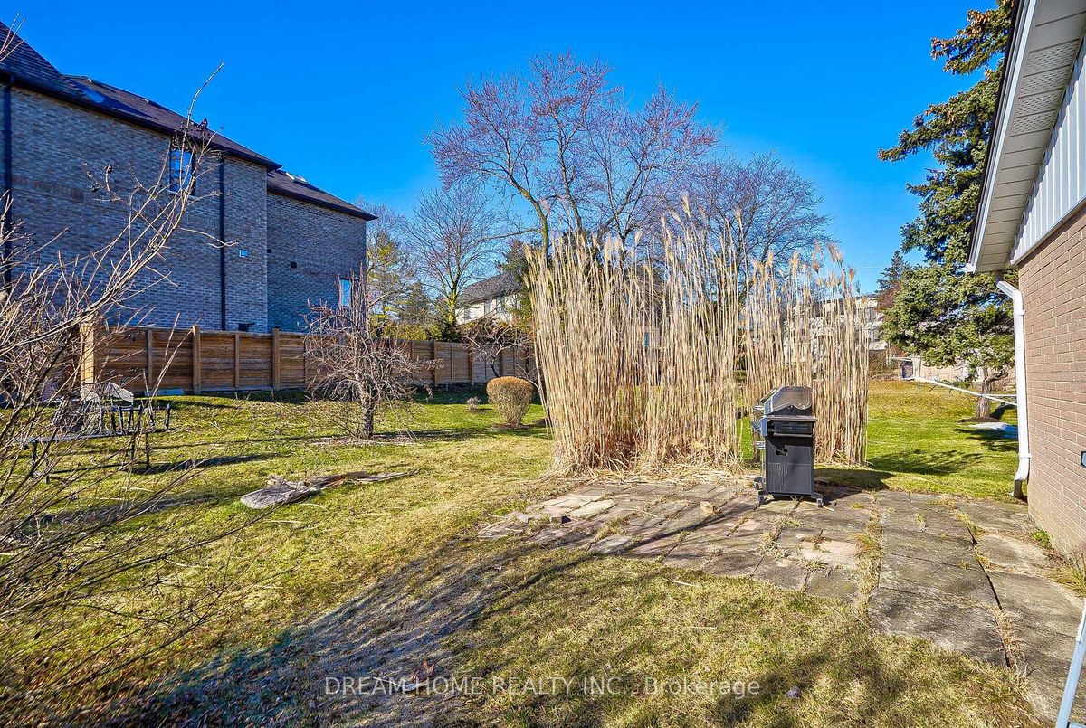 30 Caswell Dr 30 Caswell Dr Toronto