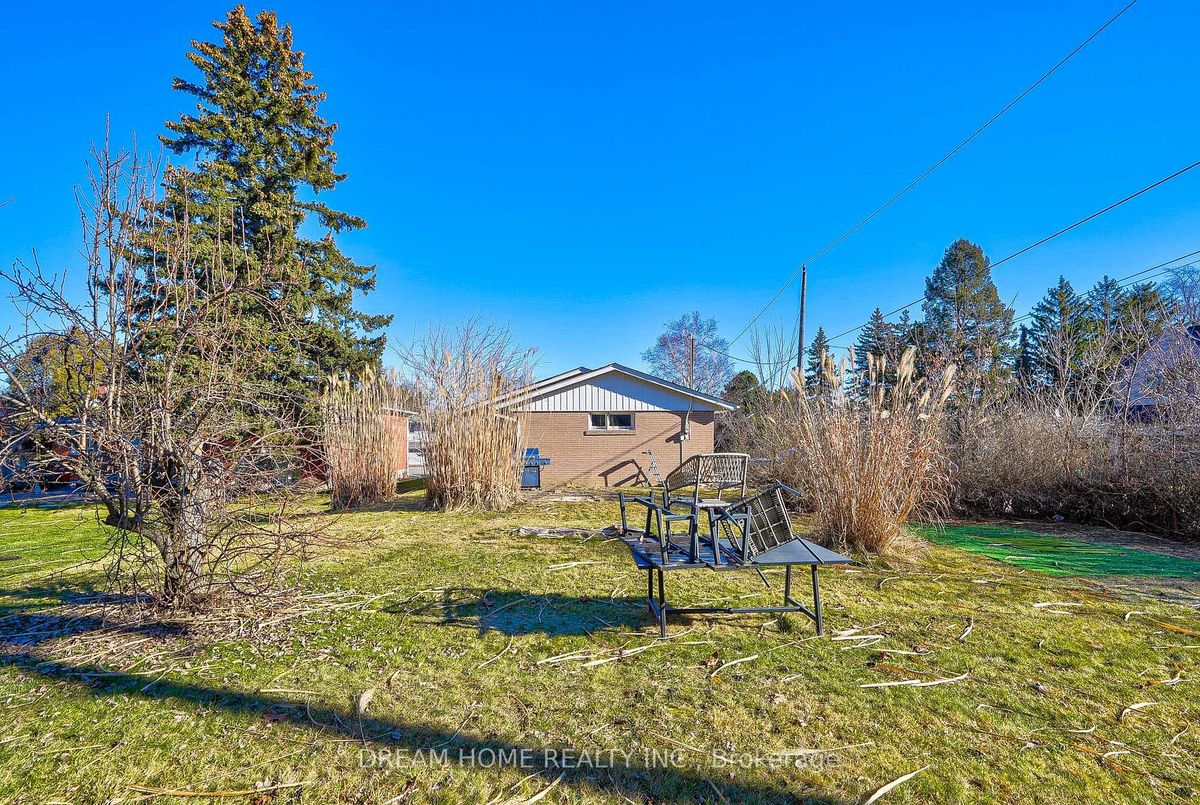 30 Caswell Dr 30 Caswell Dr Toronto