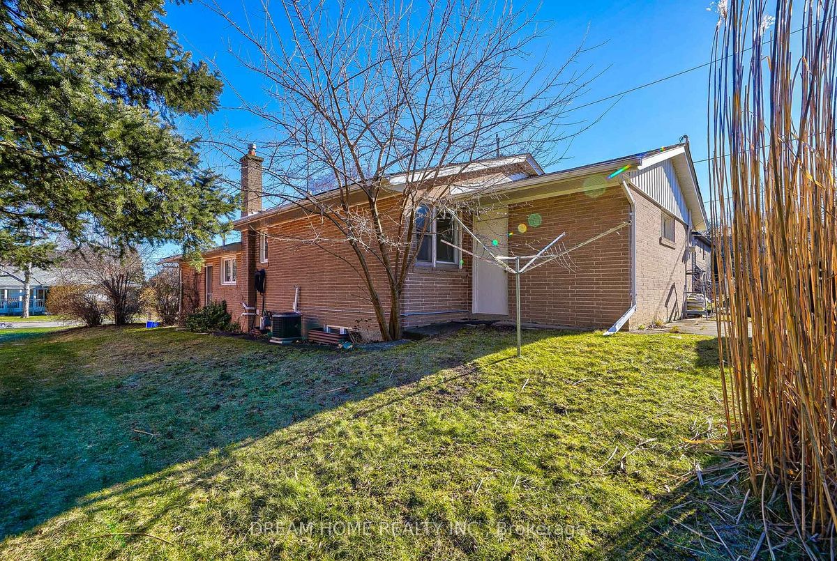 30 Caswell Dr 30 Caswell Dr Toronto