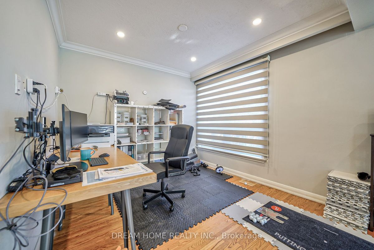 30 Caswell Dr 30 Caswell Dr Toronto