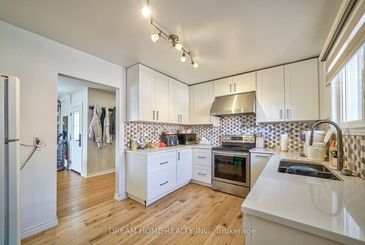 30 Caswell Dr 30 Caswell Dr Toronto