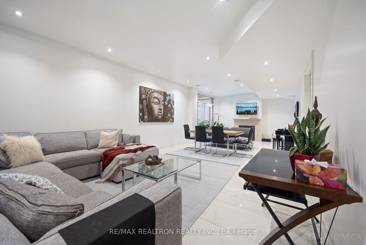 76 Empress Avenue 76 Empress Avenue Toronto C14