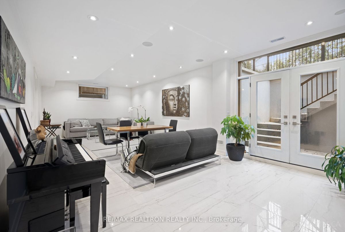 76 Empress Avenue 76 Empress Avenue Toronto C14