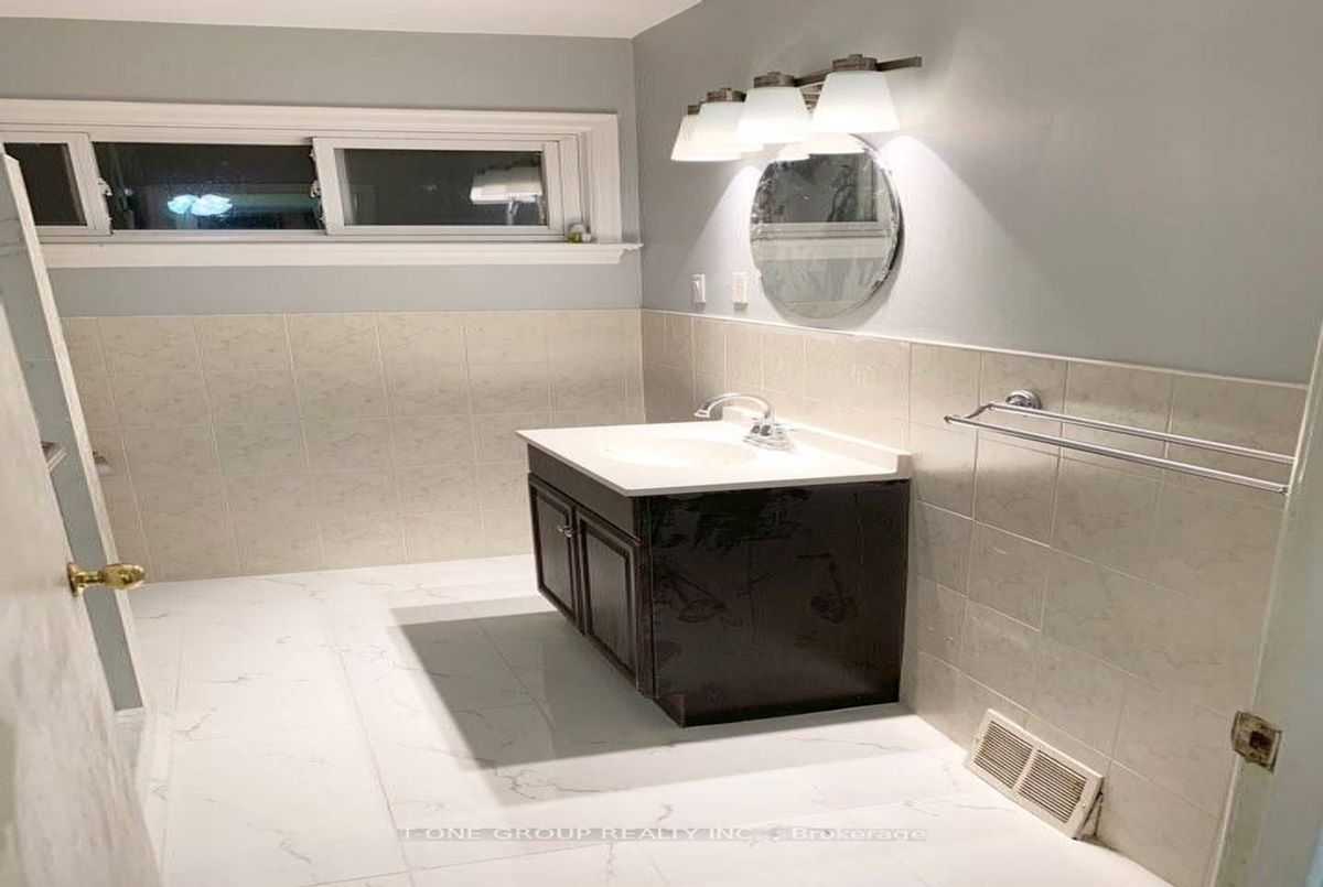 168 Mckee Avenue 168 Mckee Avenue Toronto C14