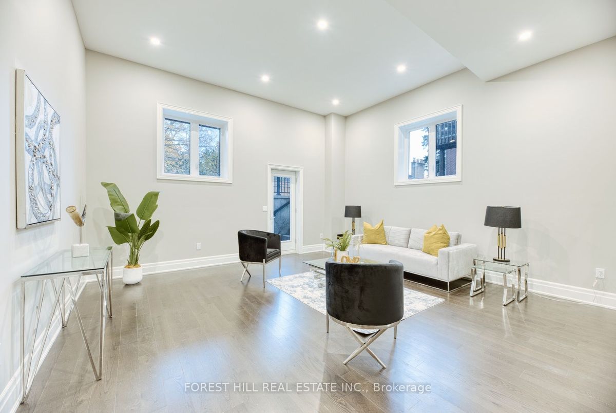 7 Becky Cheung Court 7 Becky Cheung Court Toronto C14