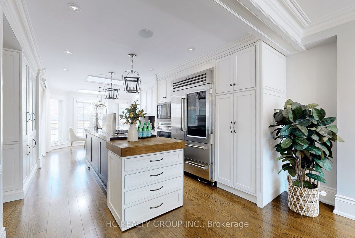 136 Kilbarry Road 136 Kilbarry Road Toronto C03