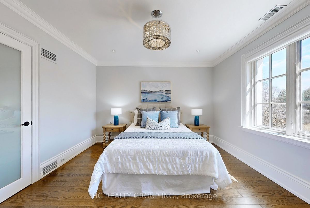 136 Kilbarry Road 136 Kilbarry Road Toronto C03