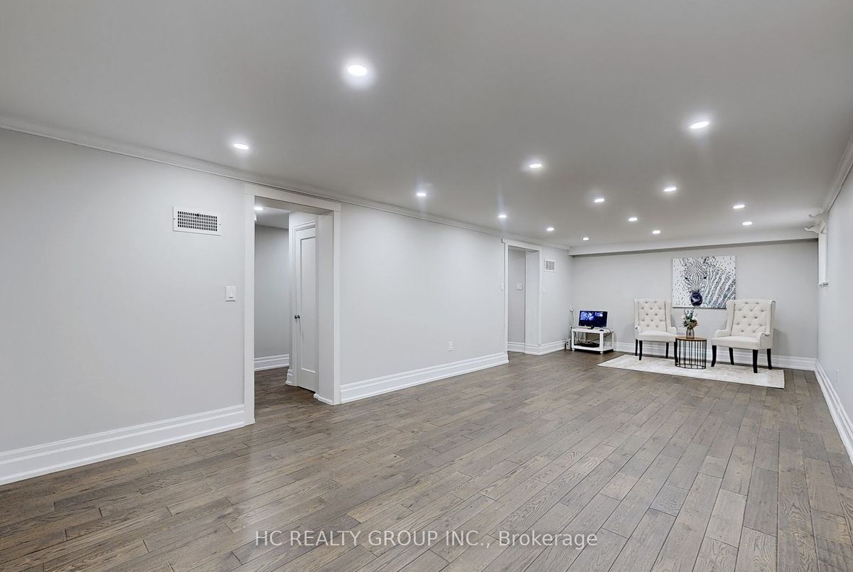 136 Kilbarry Road 136 Kilbarry Road Toronto C03