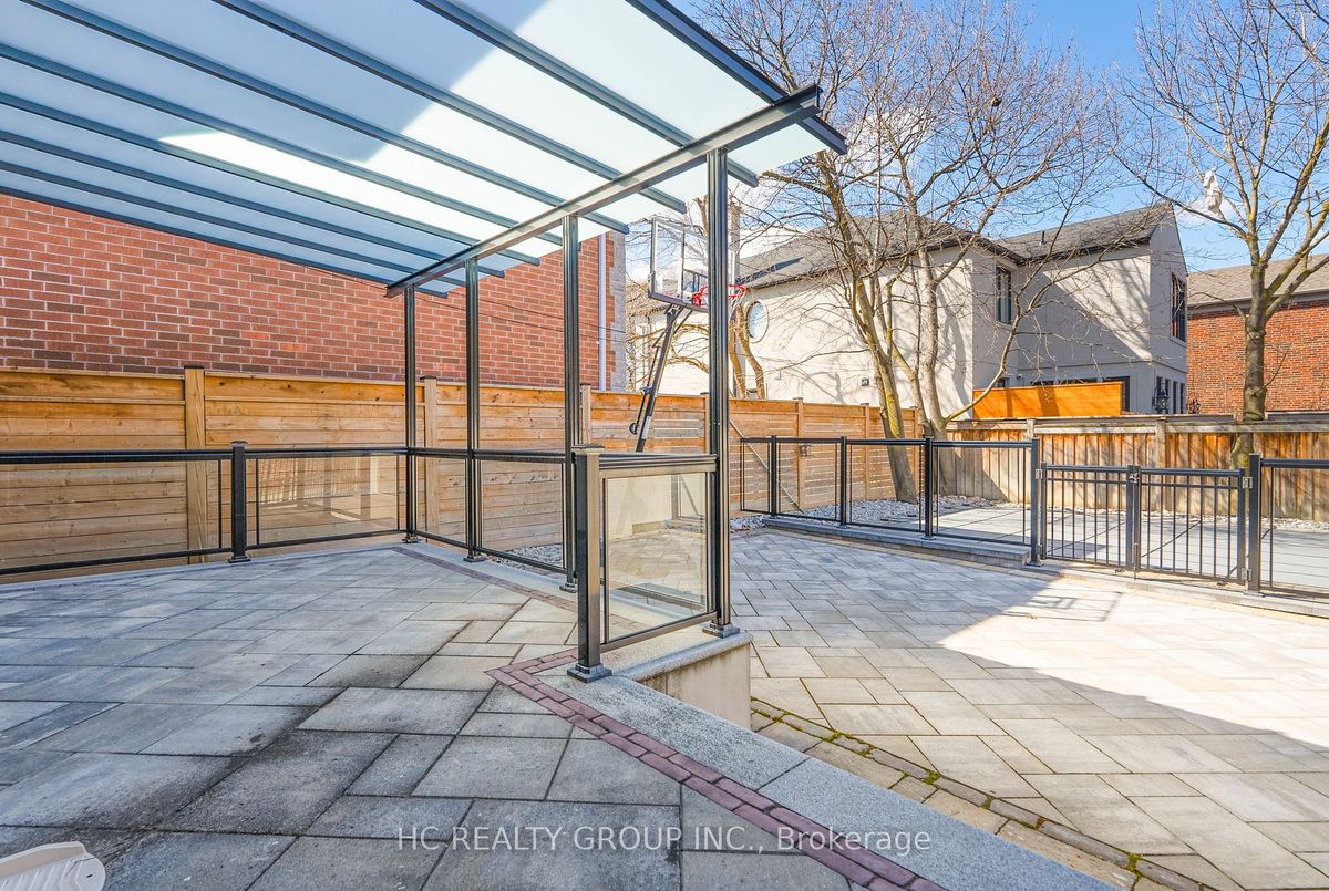 136 Kilbarry Road 136 Kilbarry Road Toronto C03