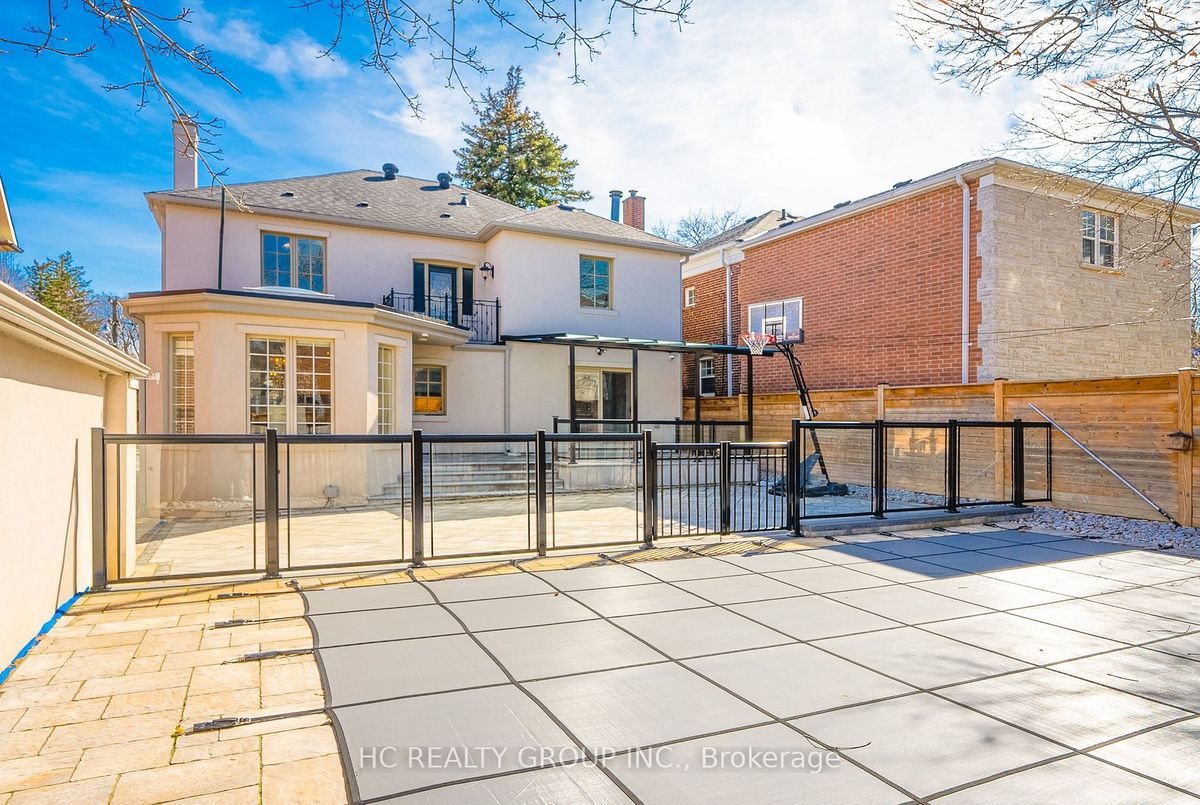 136 Kilbarry Road 136 Kilbarry Road Toronto C03