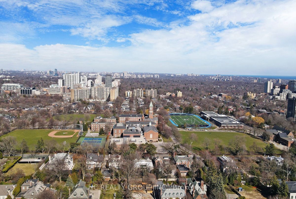 136 Kilbarry Road 136 Kilbarry Road Toronto C03