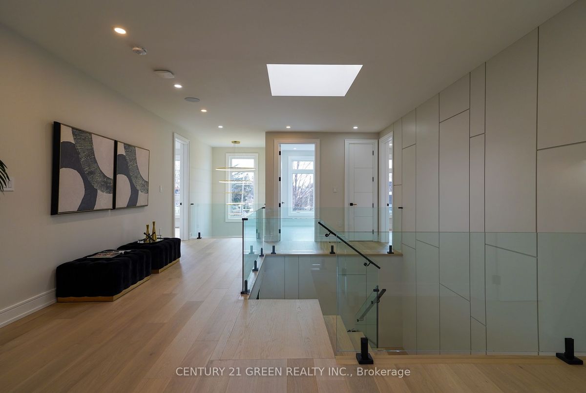49 Grantbrook St 49 Grantbrook St Toronto