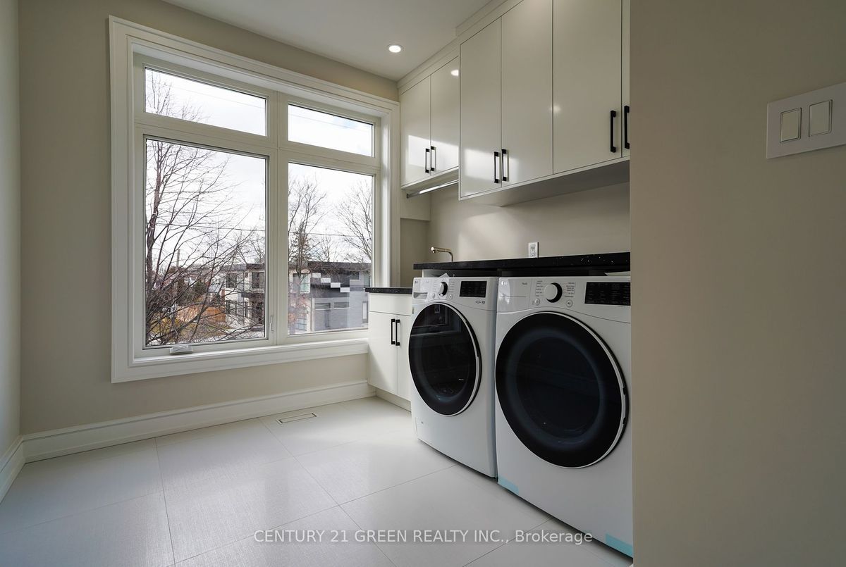 49 Grantbrook St 49 Grantbrook St Toronto
