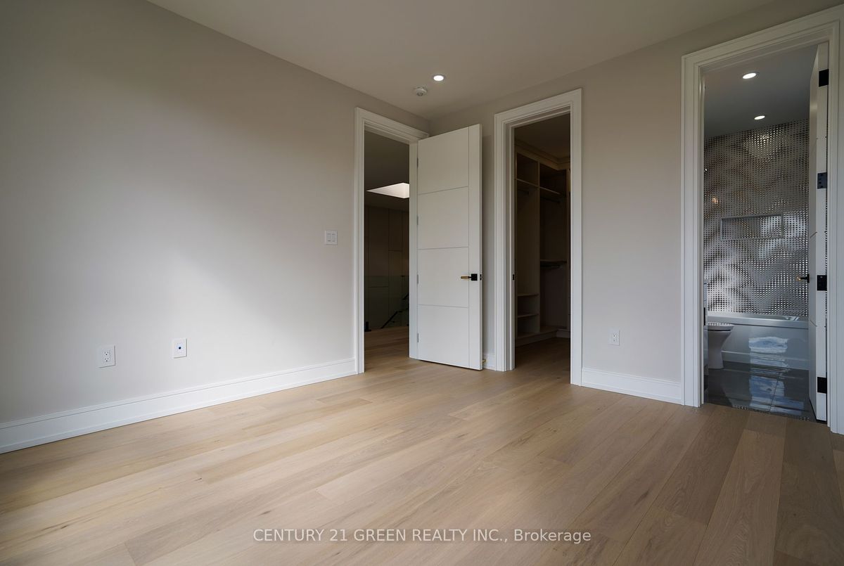 49 Grantbrook St 49 Grantbrook St Toronto