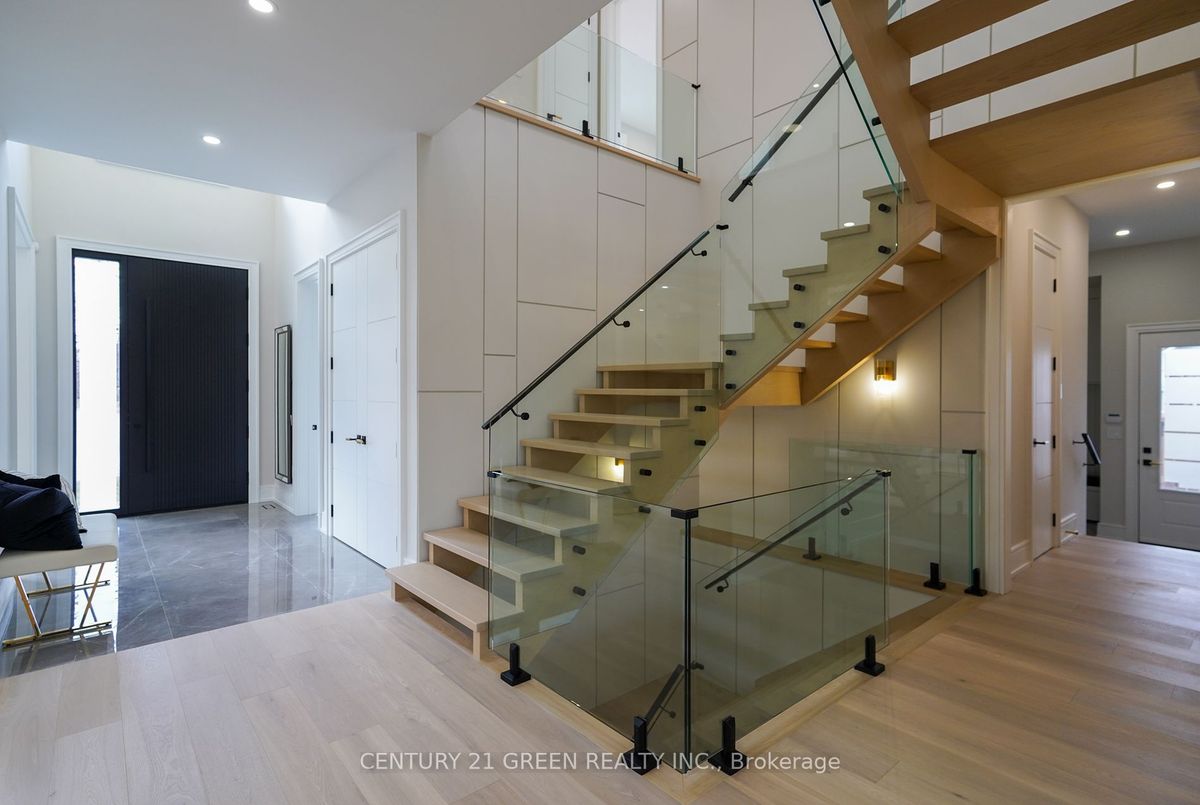 49 Grantbrook St 49 Grantbrook St Toronto