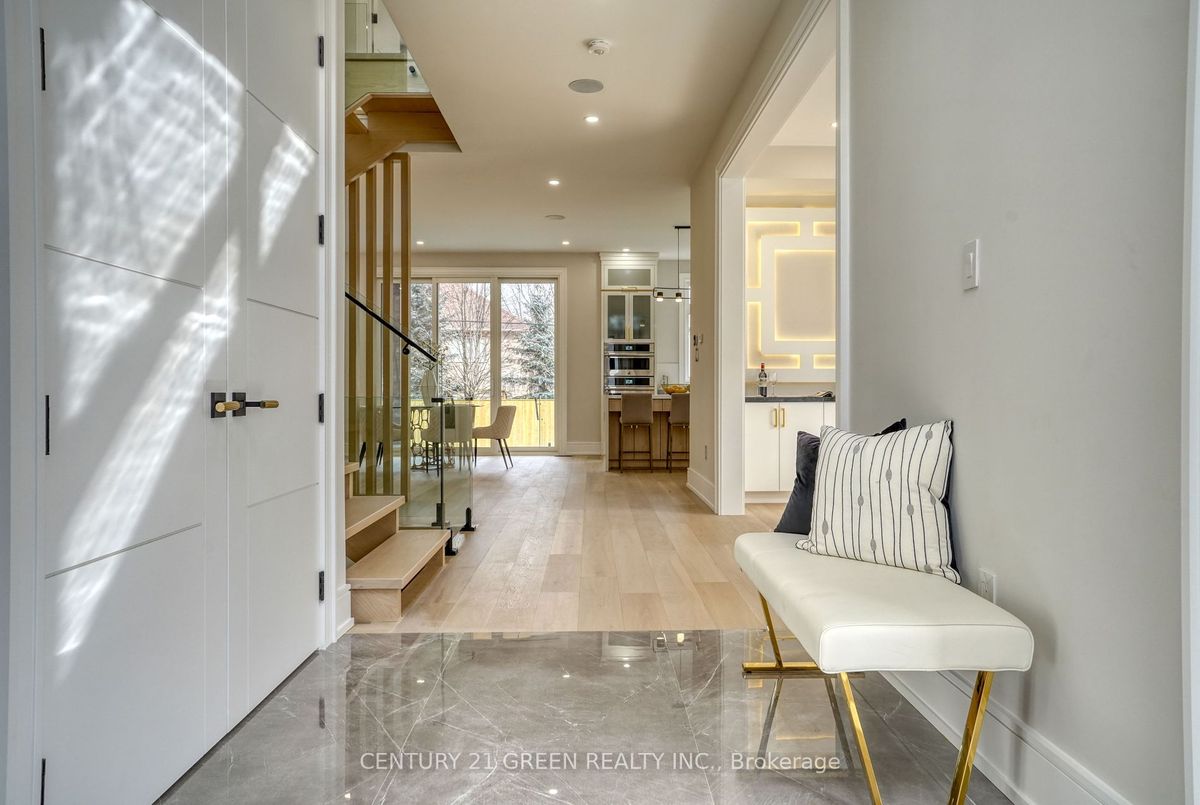 49 Grantbrook St 49 Grantbrook St Toronto