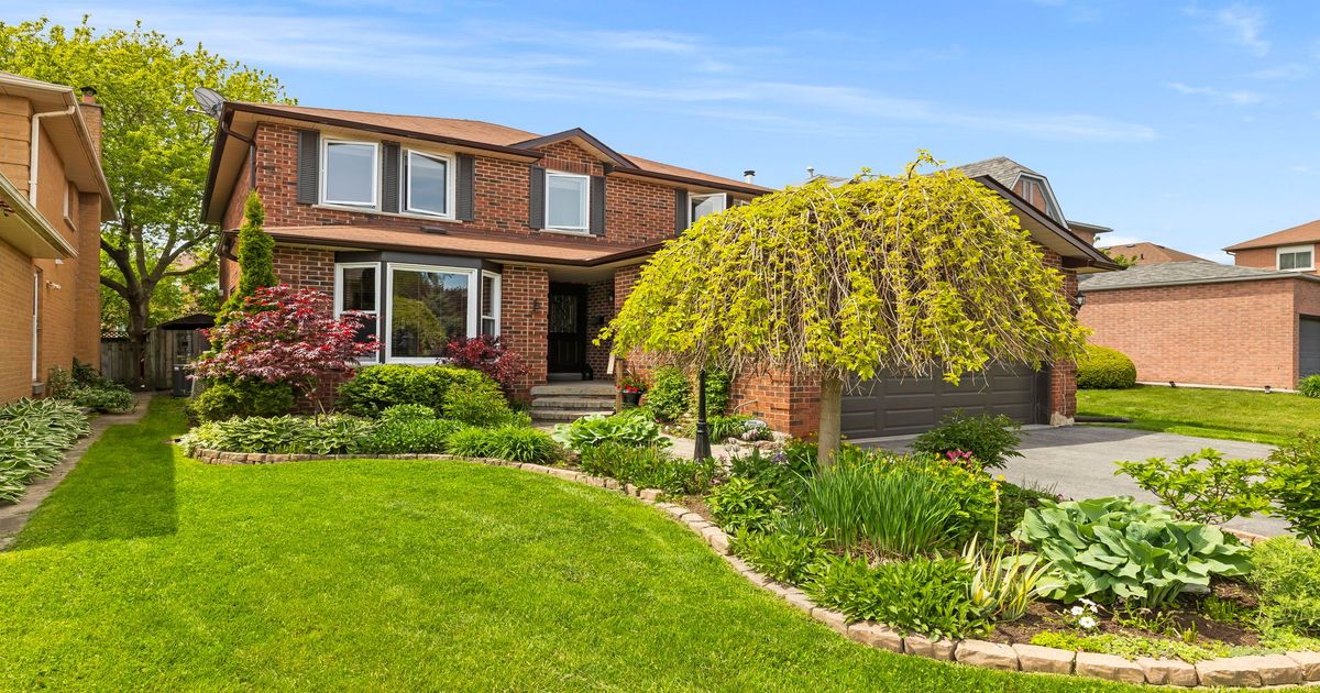 1586 Saugeen Drive Pickering
