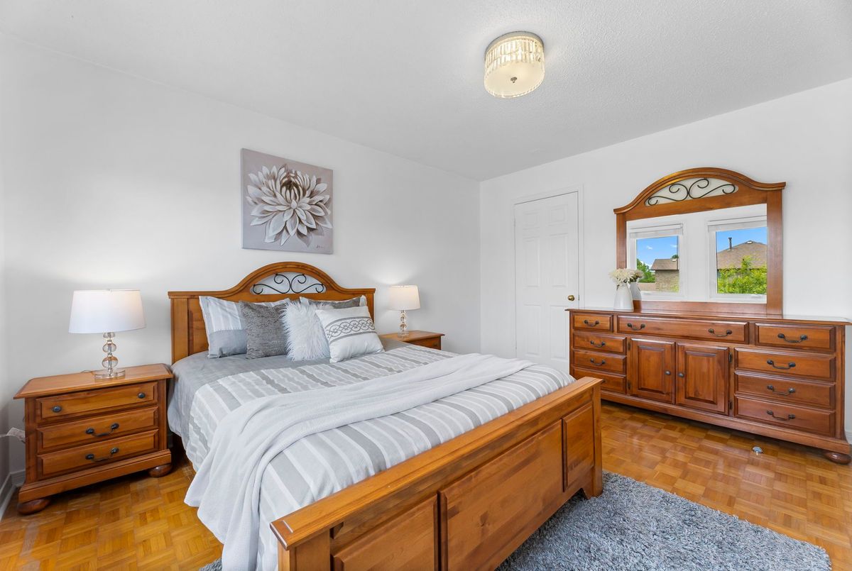 1586 Saugeen Drive 1586 Saugeen Drive Pickering