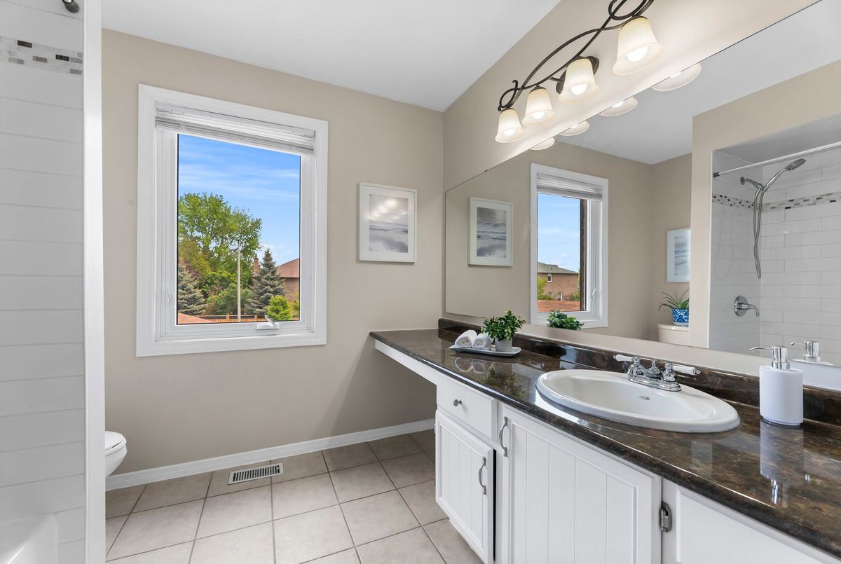 1586 Saugeen Drive 1586 Saugeen Drive Pickering